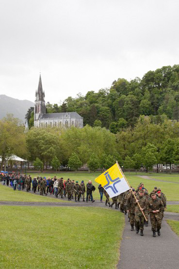 http://www.lux-fotografie.de/files/gimgs/th-8_01_Soldatenwallfahrt_Lourdes-7119.jpg