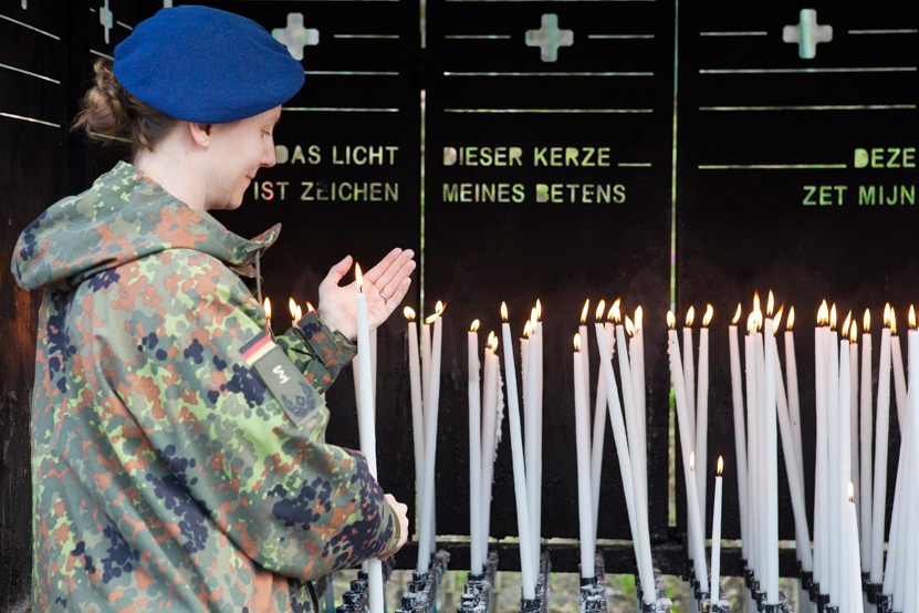 http://www.lux-fotografie.de/files/gimgs/th-8_05_Soldatenwallfahrt_Lourdes-7678.jpg