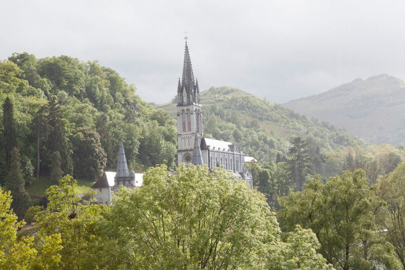 http://www.lux-fotografie.de/files/gimgs/th-8_08_Soldatenwallfahrt_Lourdes-7642.jpg