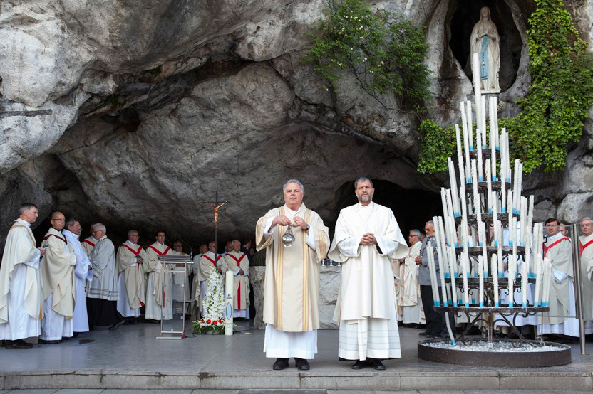 http://www.lux-fotografie.de/files/gimgs/th-8_09_Soldatenwallfahrt_Lourdes-7075.jpg