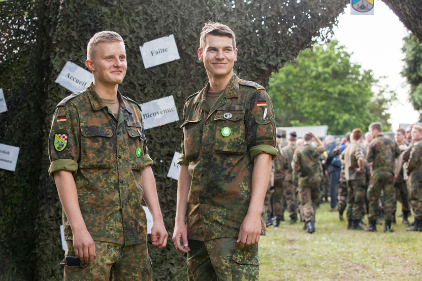 http://www.lux-fotografie.de/files/gimgs/th-8_17_Soldatenwallfahrt_Lourdes-9709.jpg